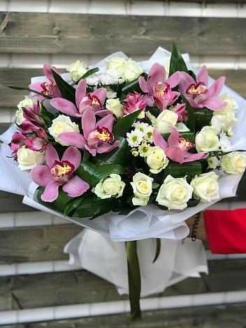 Букет цветов из: Розы и Хризантемы в Бавтугае