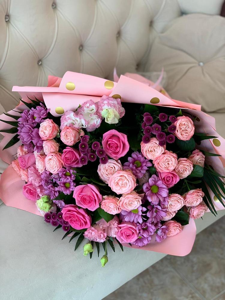 Букет цветов из: Хризантемы, Розы и Лизиантусы в Бавтугае