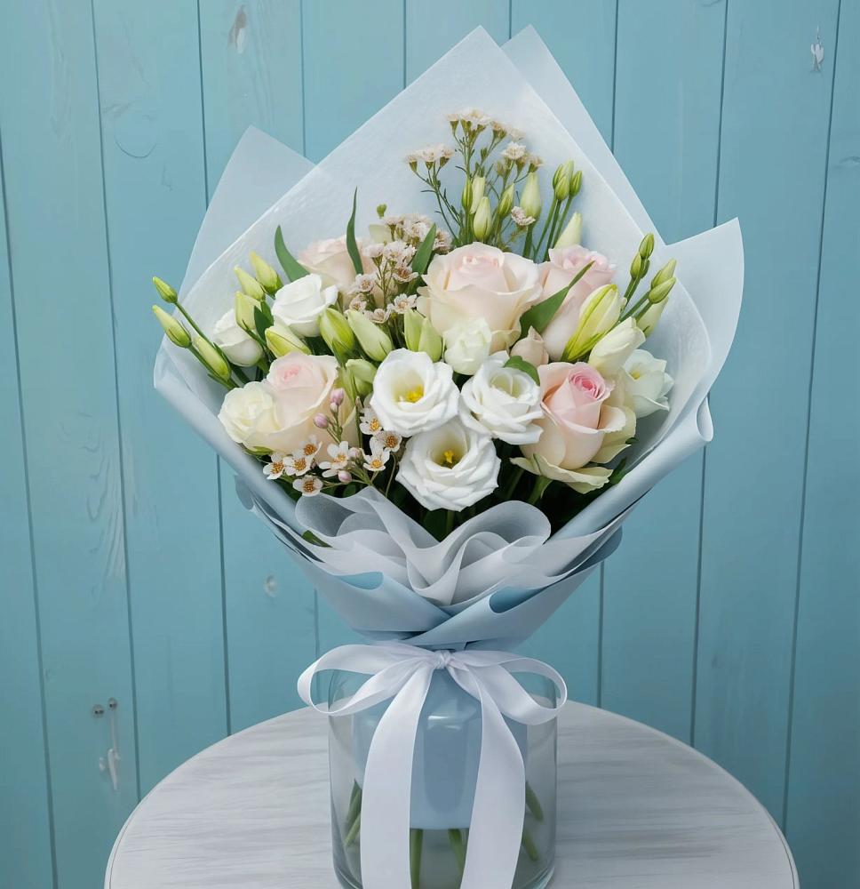 Букет цветов из: Розы и Лизиантусы в Бавтугае