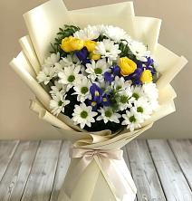 Букет цветов из:  Ирисы, Хризантемы и Розы в Бавтугае