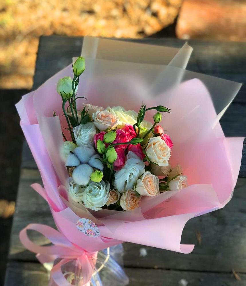 Букет цветов из: Розы и Лизиантусы в Бавтугае