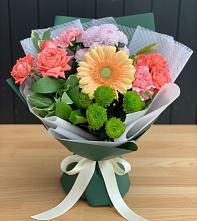 Букет цветов из:  Гвоздики, Розы, Герберы и Хризантемы #REPLACE_PRED# Бавтугае