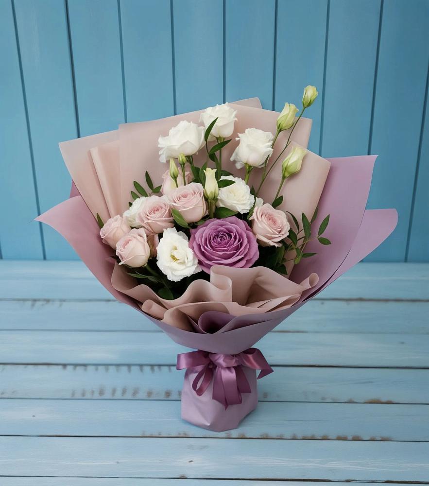 Букет цветов из: Розы и Лизиантусы в Бавтугае